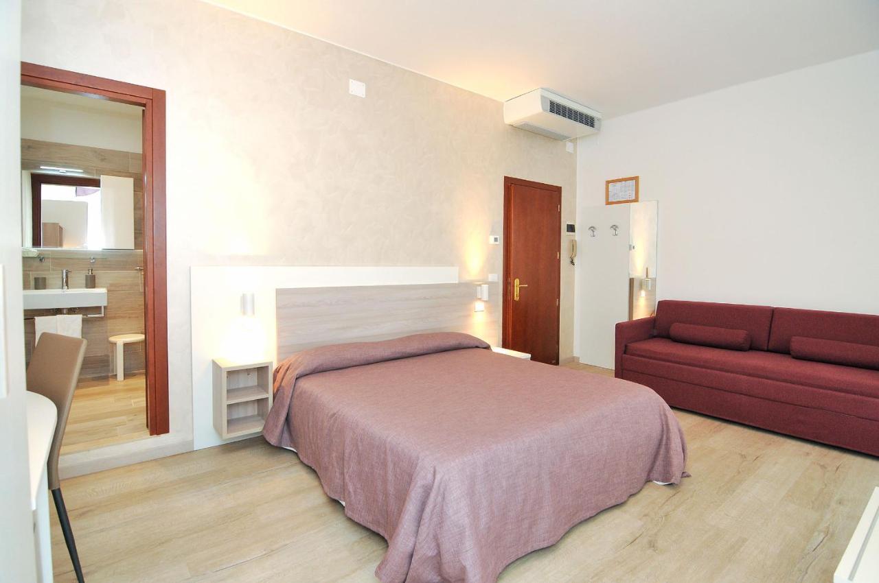 Hotel Da Mario Caorle Exterior photo